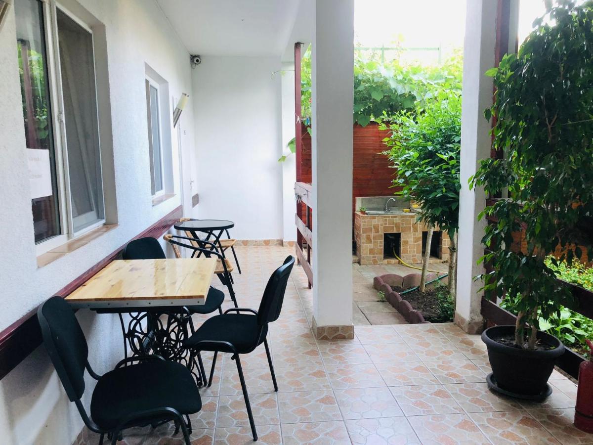 מלון קוסטינסטי Casa Andrei מראה חיצוני תמונה