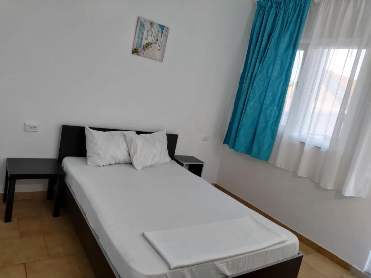 מלון קוסטינסטי Casa Andrei מראה חיצוני תמונה