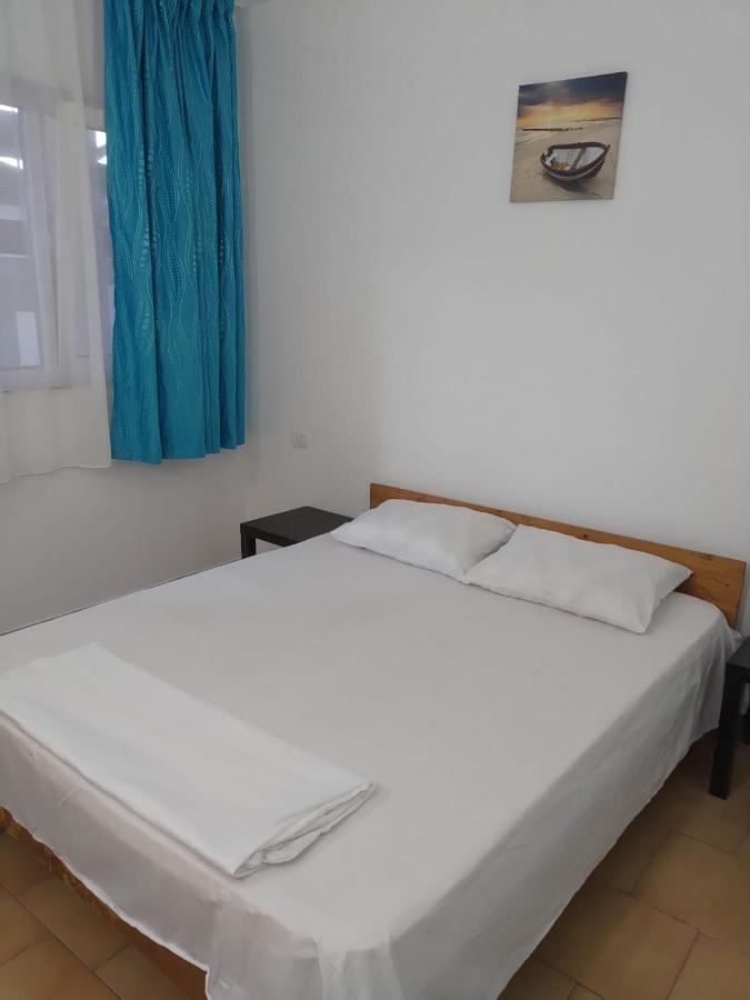 מלון קוסטינסטי Casa Andrei מראה חיצוני תמונה