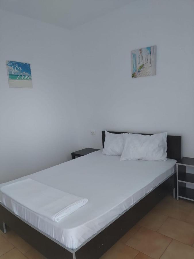 מלון קוסטינסטי Casa Andrei מראה חיצוני תמונה