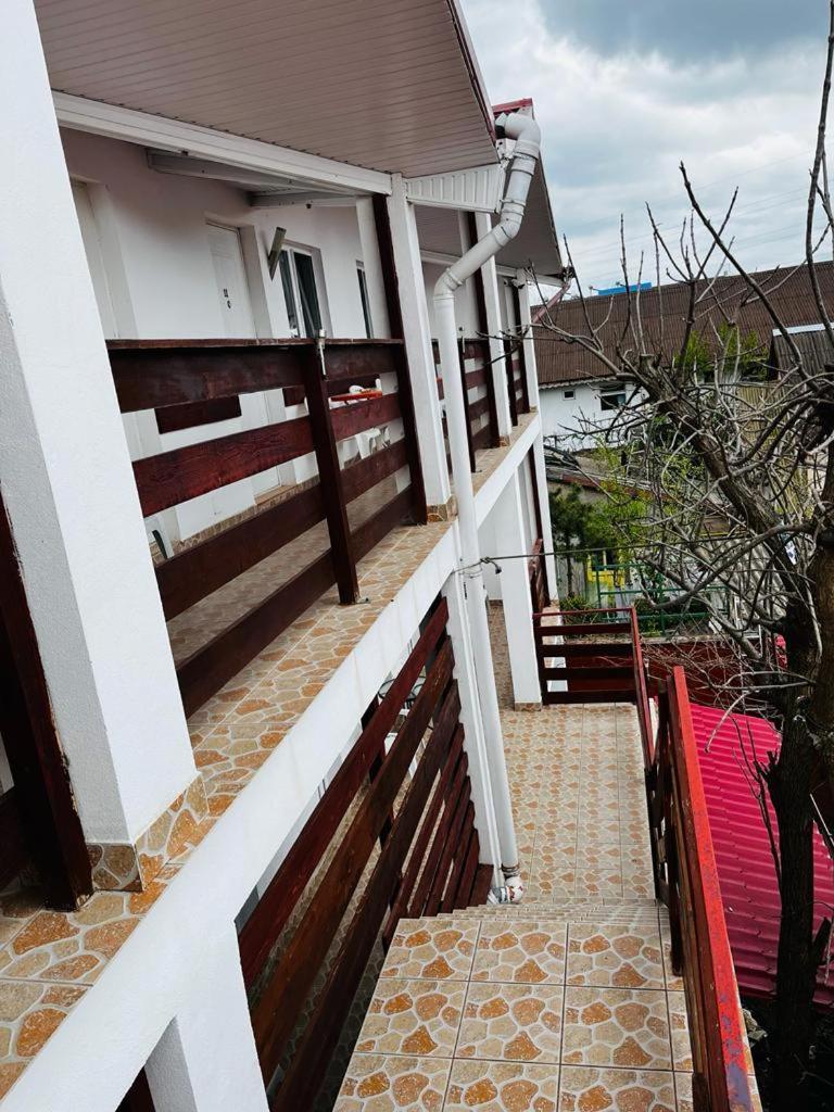 מלון קוסטינסטי Casa Andrei מראה חיצוני תמונה